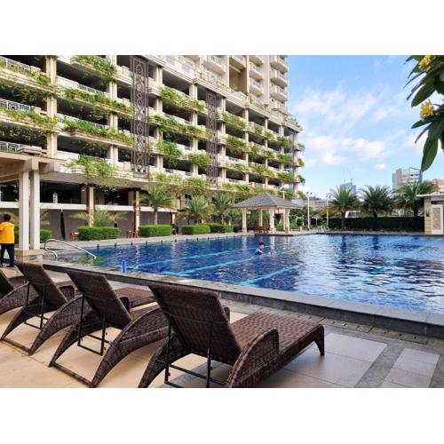 2BR Cozy Spacious Family Condo, Great View Karaoke At Torre De Manila