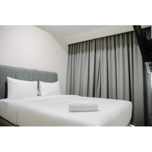 2BR Deluxe and Modern Menteng Park Apartment By Travelio