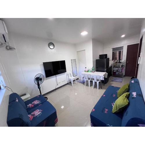 2BR Ground Level Entire Condo Central Aircon Sleeps 4
