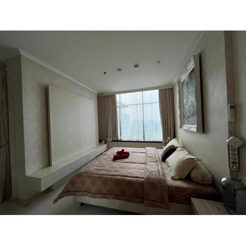 2BR-Hamptons Park Apartment