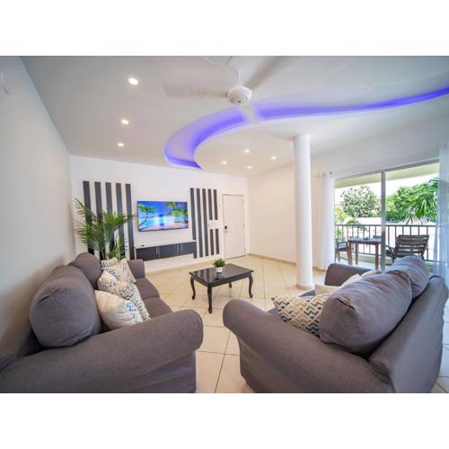 2BR Luxury Apartment in Heart Of Nightlife Area