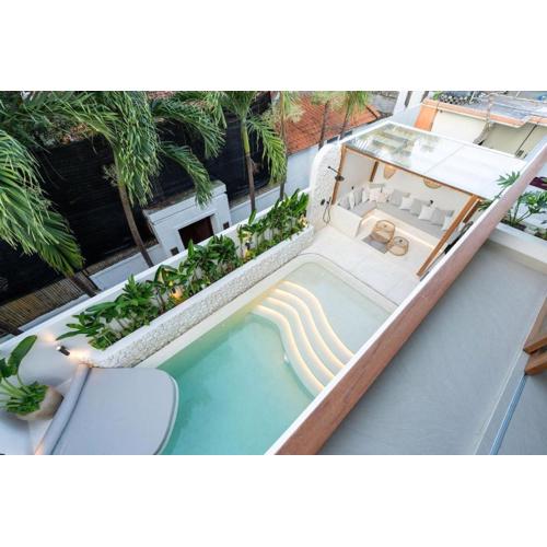 2BR Modern Mediterranean Villa Near Nook