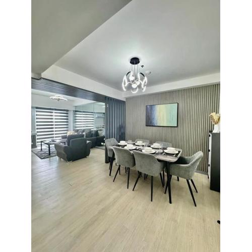 2BR Mountain View Cabin - The Bali Corner at Azure North