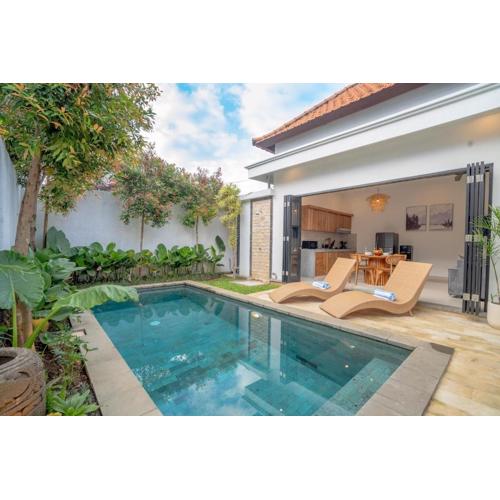 2BR Private Pool close to Berawa & Canggu Beach