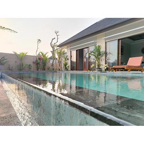 2BR Ubud private pool kitchen