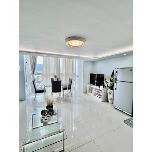 2BR Unit at the Center of Cebu