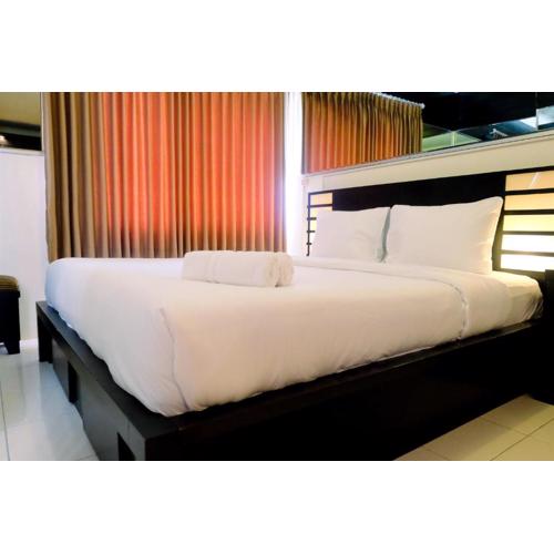 2BR with Study Room Apartment Seaview at Marina Ancol By Travelio