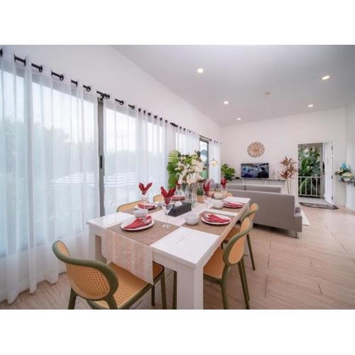 2Exclusive 4BR Villa with Private Pool Kitchen Ideal for Families