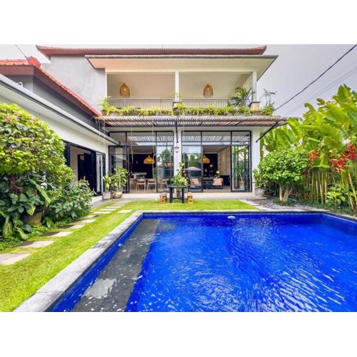 3 Bed Tropical Villa with Private Pool