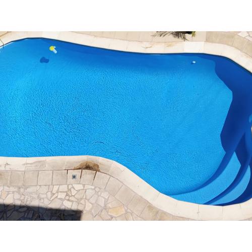 3 Bedroom Apartment with pool & 10 Mins from Beach