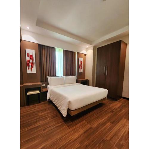 3 Bedroom Condo Unit with FREE vehicle at The Padgett Suites