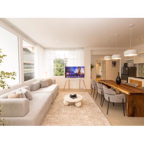 3 Bedroom for 6 Guests Family in the Heart of Sathorn