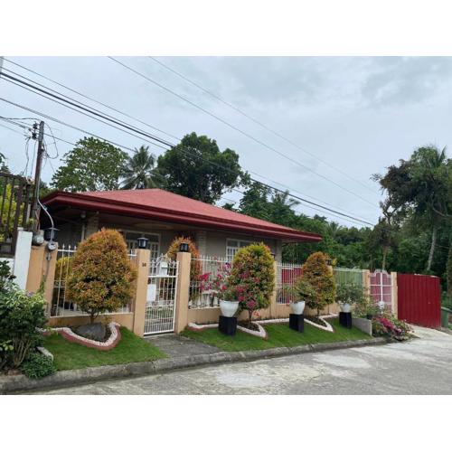 3-Bedroom House with 2-full bathrooms