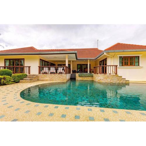 3 Bedroom Pool Villa in Great Location CV3