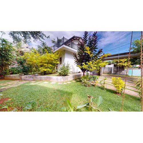 3 Bedroom Quiet Coastal House few steps from the stunning beach