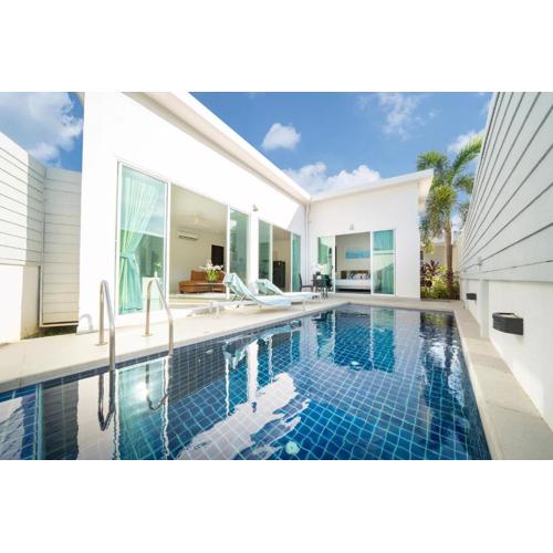 3-Bedrooms Modern Villa in Rawai (V11)