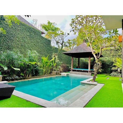 3 BR Villa in Central Canggu 3km to beach