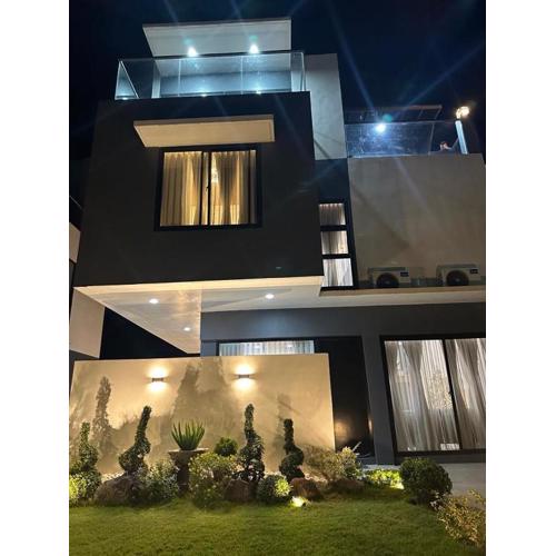 3 Storey Modern Contemporary Guest House