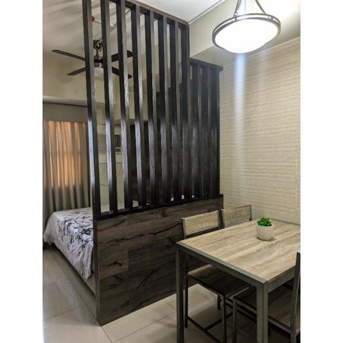 30T1 Chic Corners by Leo, Studio Unit, Horizons 101