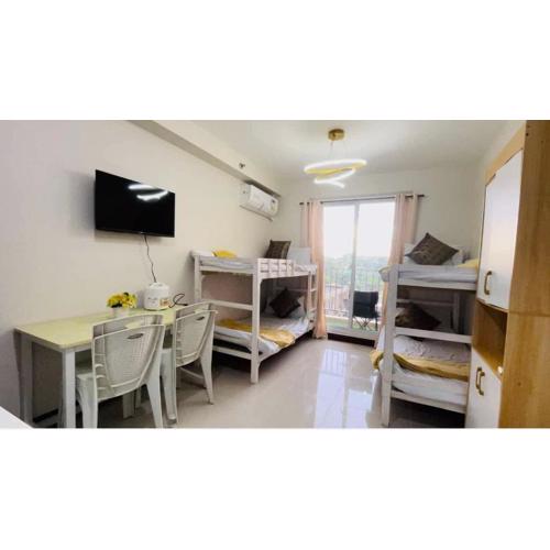 329 Elegant Studio Unit good for 4 person