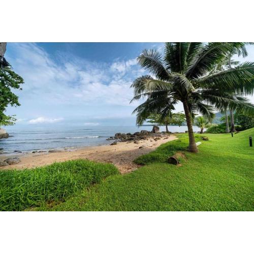 35 - Vast Beach Front Villa