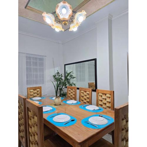 35 Amistad Guesthouse for family of 20 guest