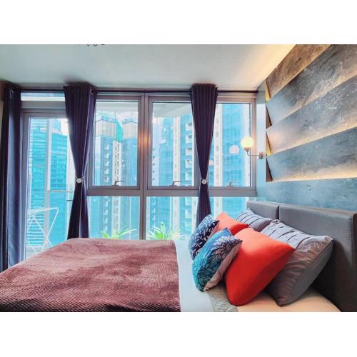 37h Spacious Family Suite with Laundry Room across Uptown Mall & Mitsukoshi Mall PAID Parking