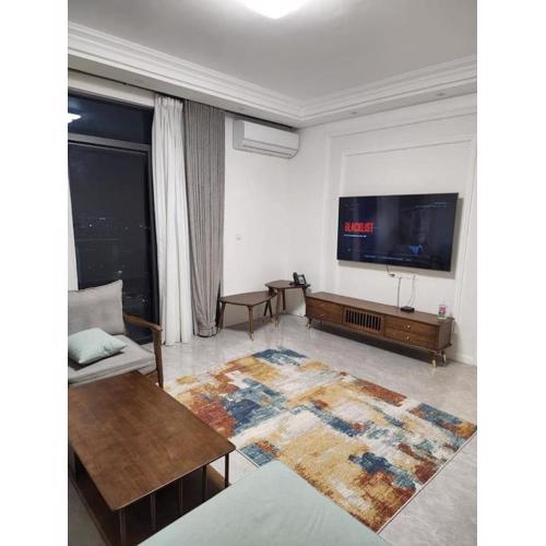 3Bd 3 5BA condo with pool and gym