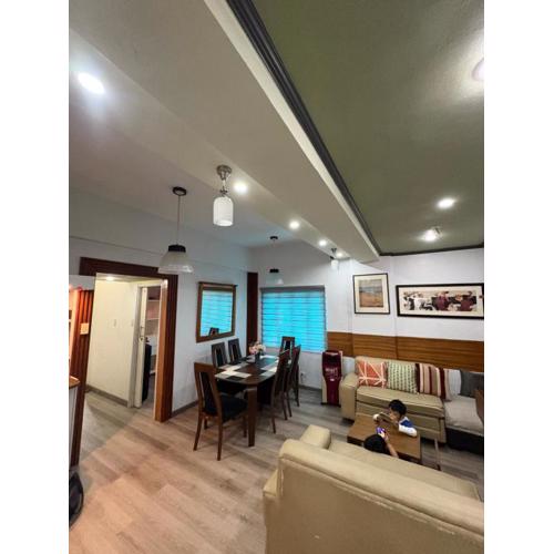 3BR 70sqm Free internet, Penthouse unit in Ermita, Manila near US Embassy