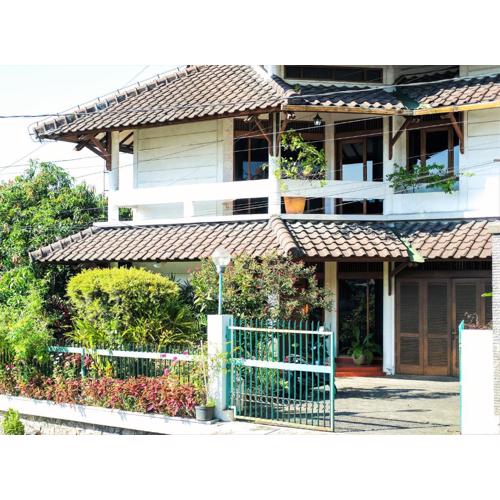 3BR AC Rumah Liburan Pasteur Bandung
