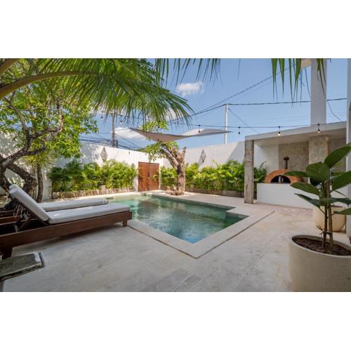 3BR Artful Retreat with Private Pool, Bathtub in Seminyak