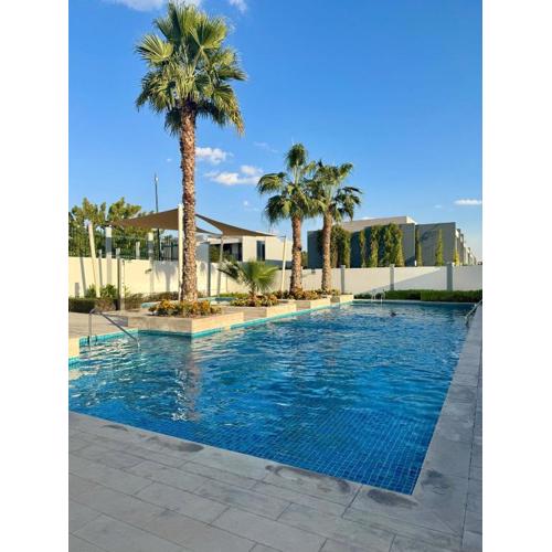 3BR Ensuite Villa in Motor City - ShamsGetaways