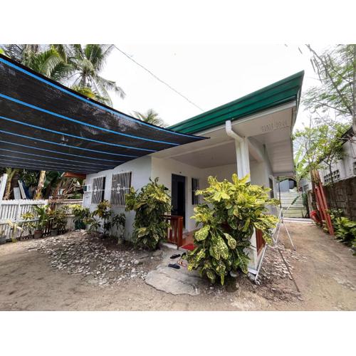 3BR Gray House with kitchen 5 mins walk to the beach 600mbps