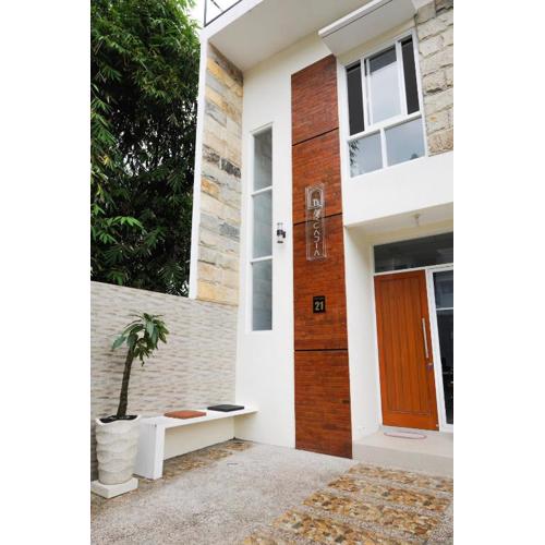 3BR Homey Villa In Batu