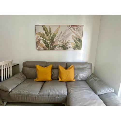 3BR Pioneer Condo, Boni Edsa MRT linked, with netflix2
