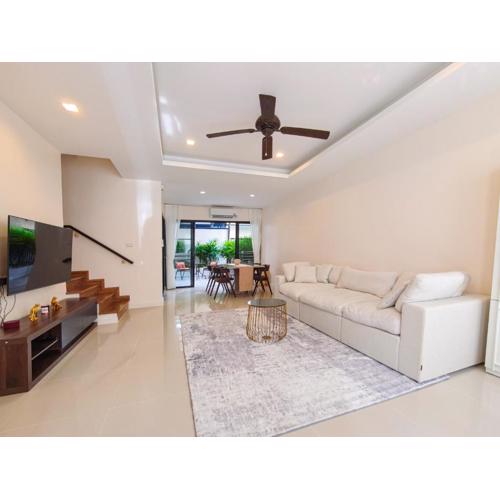 3br Townhouse Laguna Park