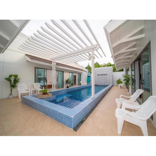 3Elegant 4BR Villa with Pool