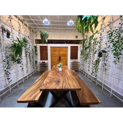 4 Bedroom House with Beautiful Rooftop near BTS Ekkamai