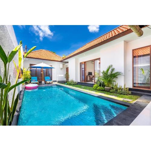 4-Bedroom Pool Villa Near Seminyak Center