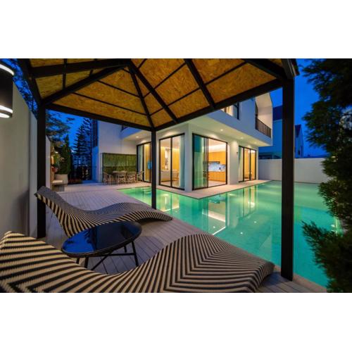 4 bedrooms Light luxury modern villa Large space 15m L-shaped swimming pool Family and friends vacation