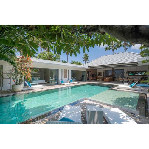 4 Br Villa With Pool, Central Location Seminyak