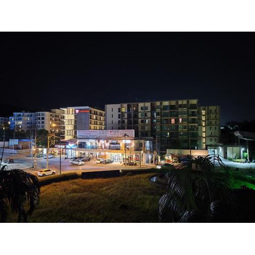 4 Floor - The Base Downtown Condominium next to Central Shopping Mall