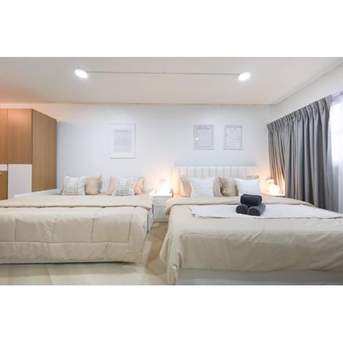 4 guests condo near Impact, Wi-Fi & washer C5