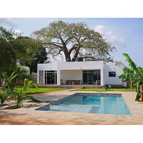 4 U Luxury Bungalows Diani