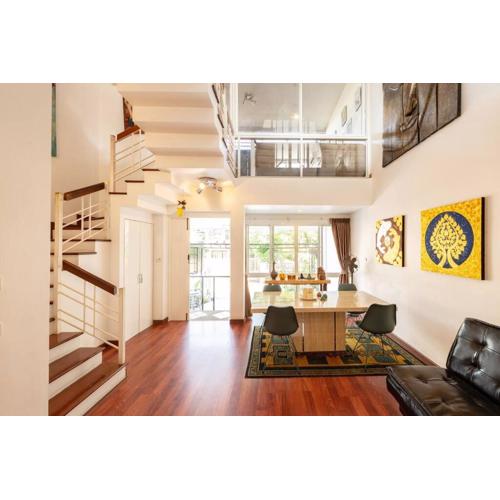 420 House- up to 10 guests in central Bangkok.