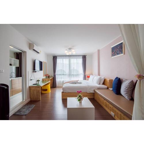 449 8 Floor Family room IMM AIM CONDO by Pik