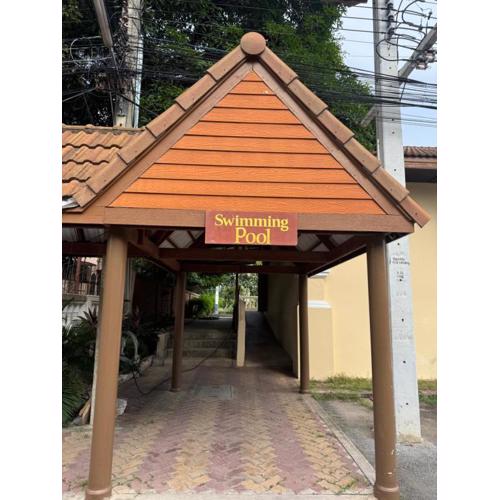 芭提雅中天夜市獨幢別墅4卧4卫離海步行二分钟