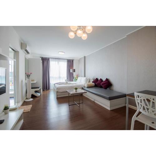 453 8 floor happy room Imm-Aim condo By Pik