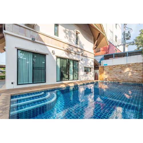 芭提雅近好莱坞45号三卧别墅