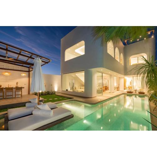 4bd Mediterranean Canggu Villa with Rooftop and Private Pool